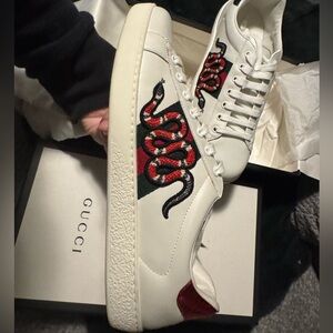 Gucci `Embroidered Snake’ White Sneakers (Authentic)